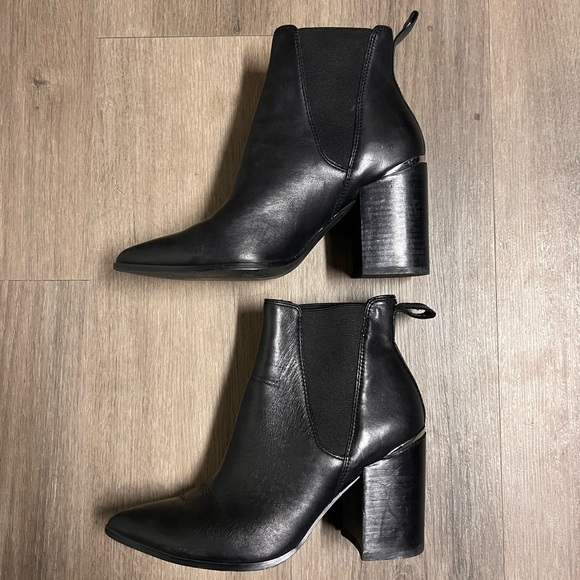 Steve Madden Black Leather Chelsea Boots - Picture 2 of 6